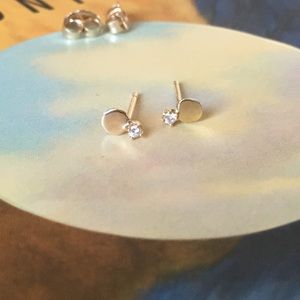 WWAKE small disc studs with diamonds